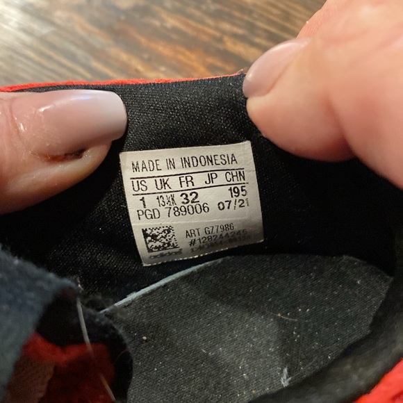 Boys size 1 adidas shoes - Picture 4 of 4
